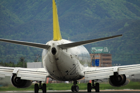 ボーイング737-500通称ベアドゥ　山形空港