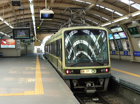 101210-江ノ電 藤沢駅 (1)