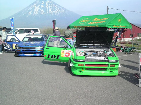 20100523　北海道プロダクション　レース　車両展示会　ＩＮ　ミルク工房１