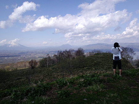 左に羊蹄山、右に洞爺湖