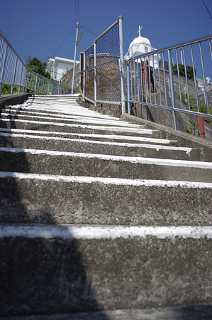 神の島教会への階段