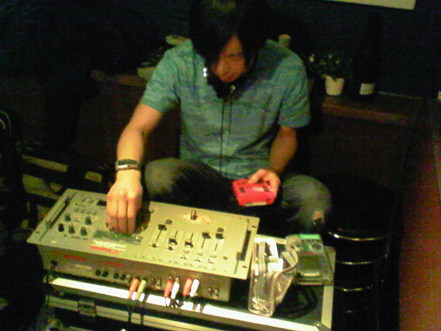 Quarta330ライブヤバイ 改造ゲームボーイとvestax Pmcのサンプリング機能を Photo Sharing Photozou