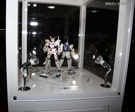 GFF MC ユニコーンガンダム メタルコートの彩色サンプルの展示1