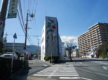 岡本太郎のレリーフ