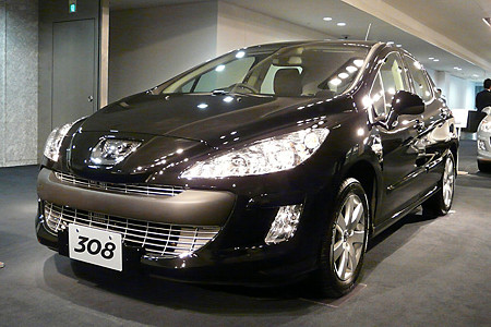 新型プジョー３０８