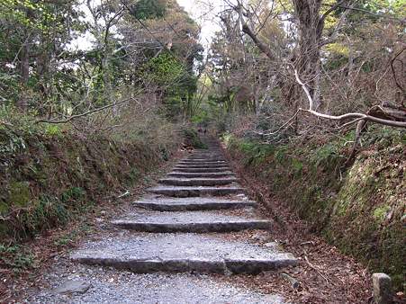 c-110506-075527 最初の長い階段